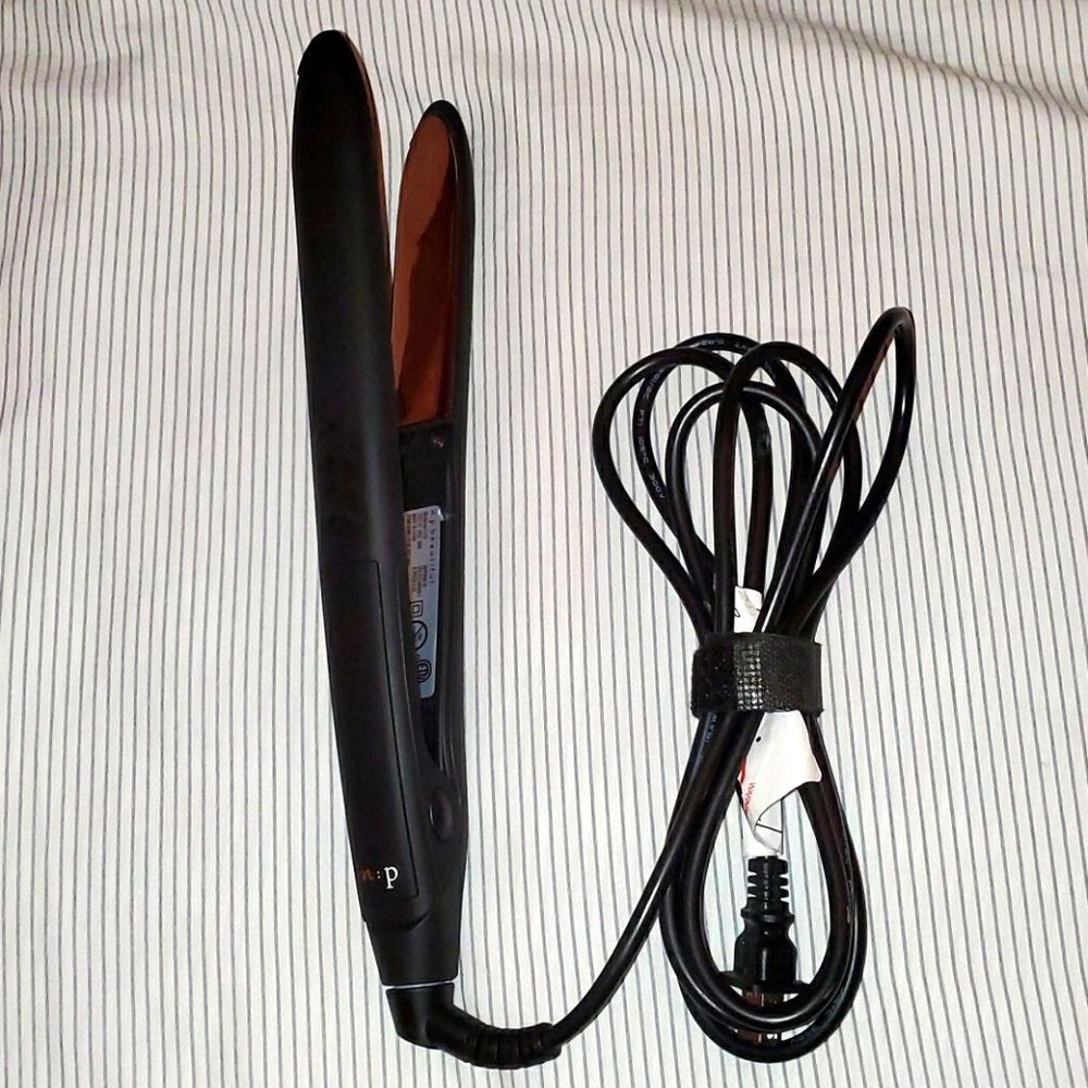 n:p beautiful flat iron